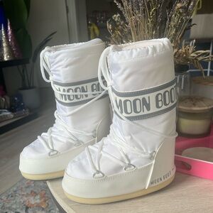 White Moon Boots EU 27/30